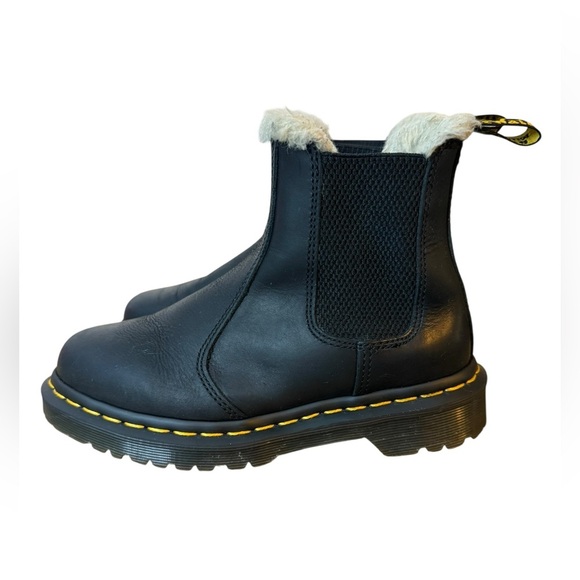 Dr. Martens 2976 Leonore Chelsea Fleece Lined Booties - Picture 2 of 7